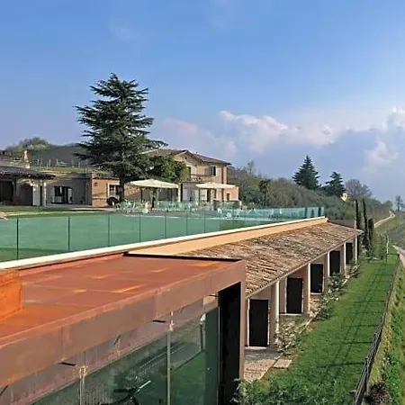 Tenuta Le Cave 팜스테이 트레냐고