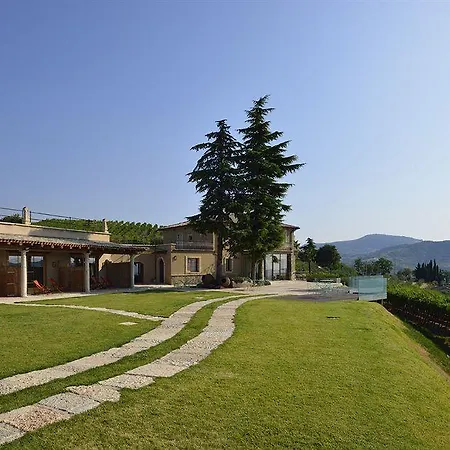 Tenuta Le Cave 팜스테이 트레냐고